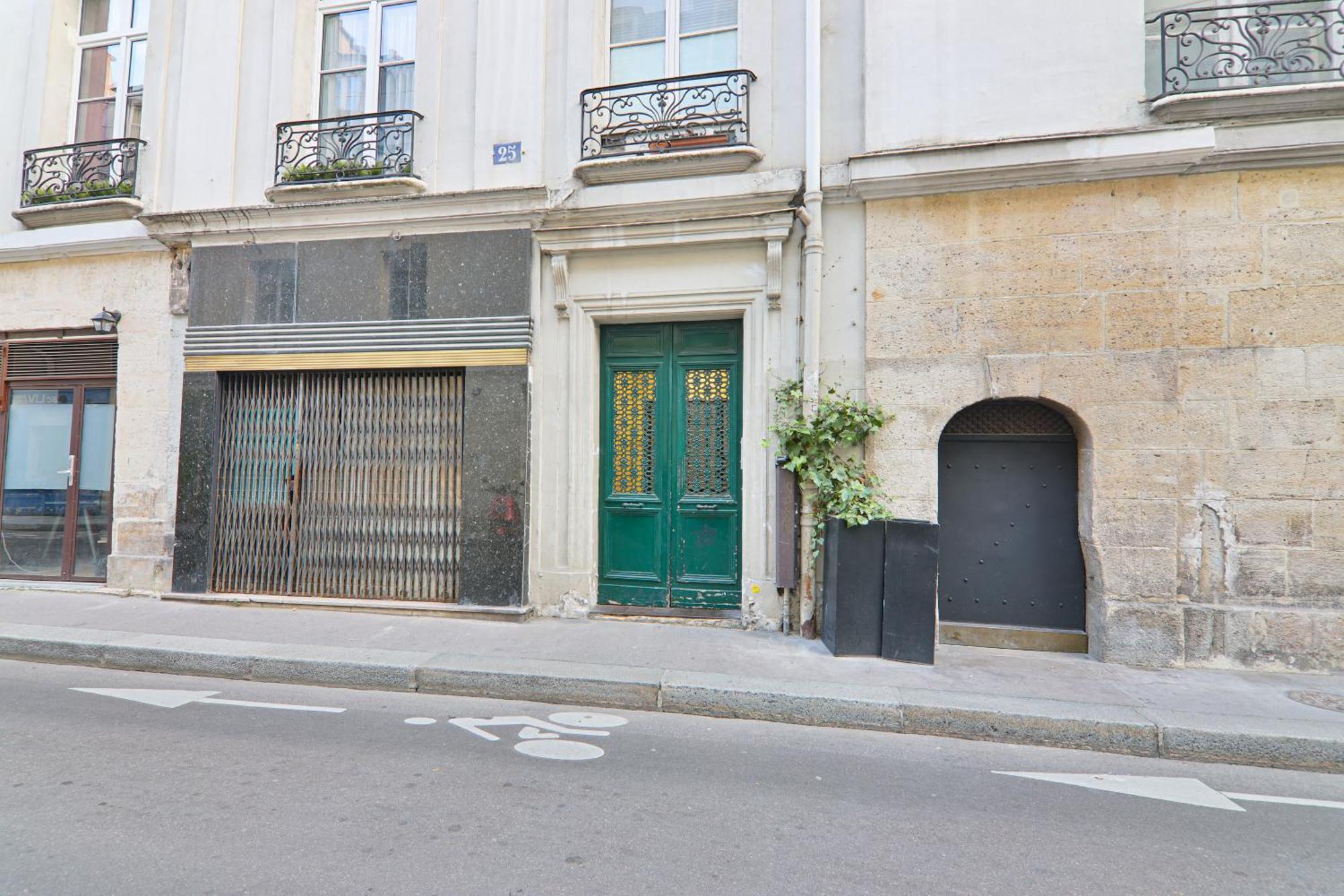 Quartier Place Des Vosges Apartment